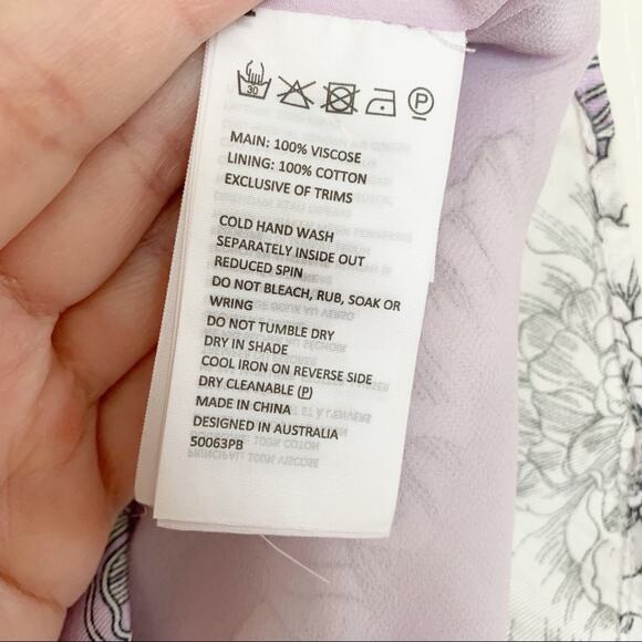 Bardot Frankie Frill Lavender Toile Print Shorts Size 6 - Picture 9 of 9